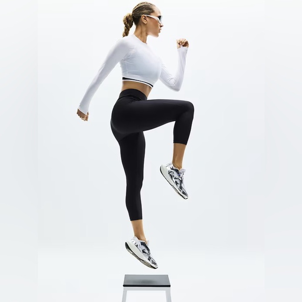 Athleta White Long Sleeve Crop Top - Picture 6 of 11